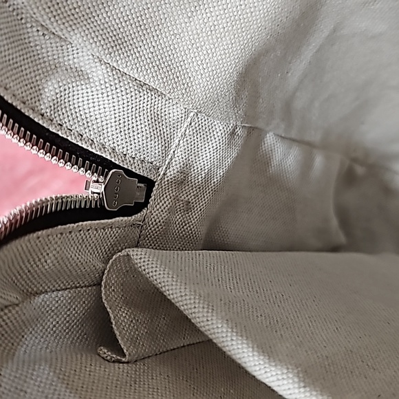 Like New GUCCI GG Embossed Briefcase Laptop - Picture 13 of 16